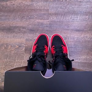 Air Jordan 1 mid